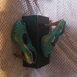 Nine West Turquoise sling back peep toe